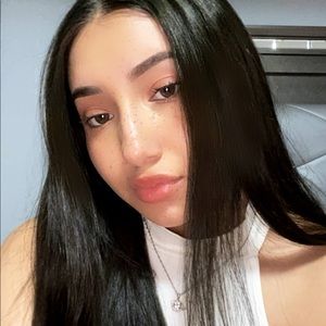 Meet your Posher, Nayeli